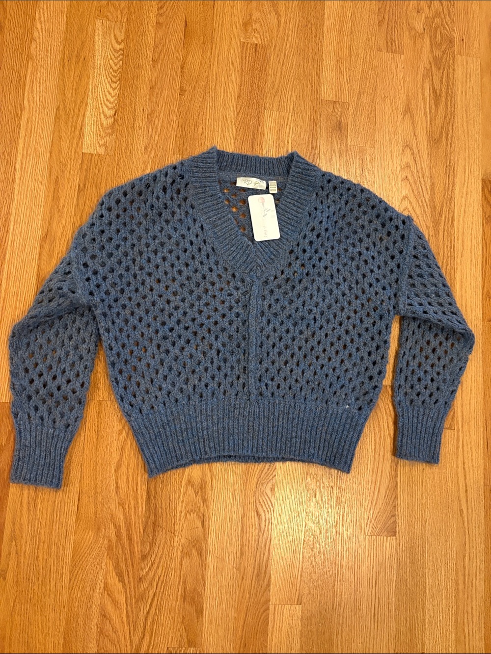NWT RD Style Blue/Grey Open-Knit V-Neck Women's Sweater